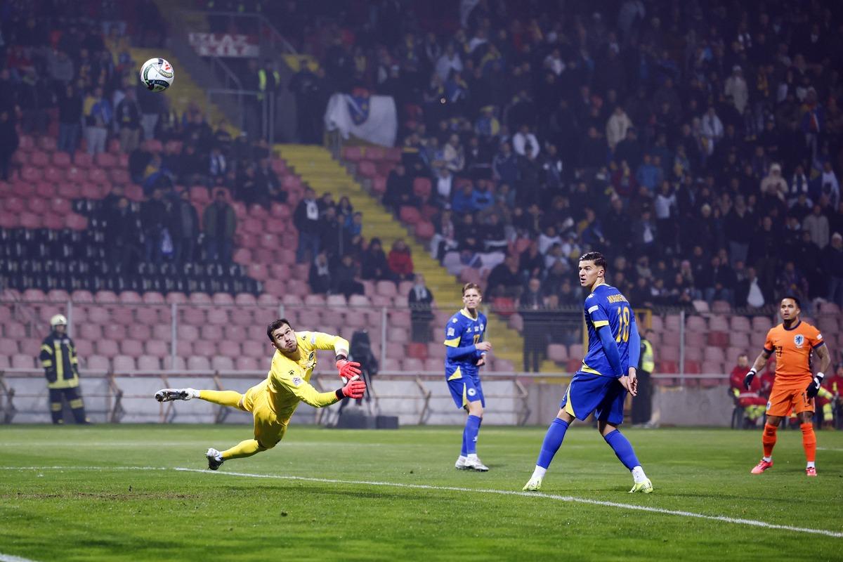 疯狂角逐!亚洲足球赛事激烈展开,战绩斐然 疯狂角逐!亚洲足球赛事激烈展开,战绩斐然