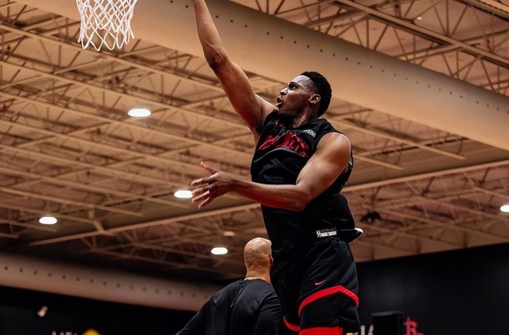 火箭老将再次受伤,球队伤病问题凸显,全场震撼 火箭老将再次受伤,球队伤病问题凸显,全场震撼