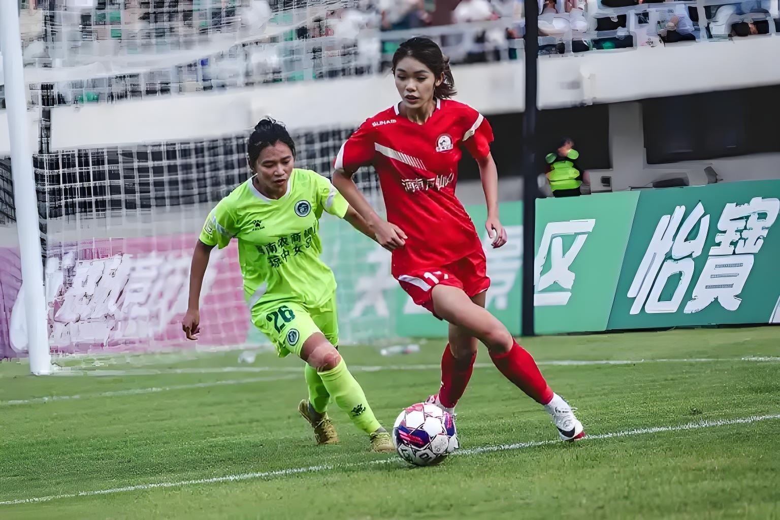 体育赛事：女足选手们达成优异表现，掌声雷动