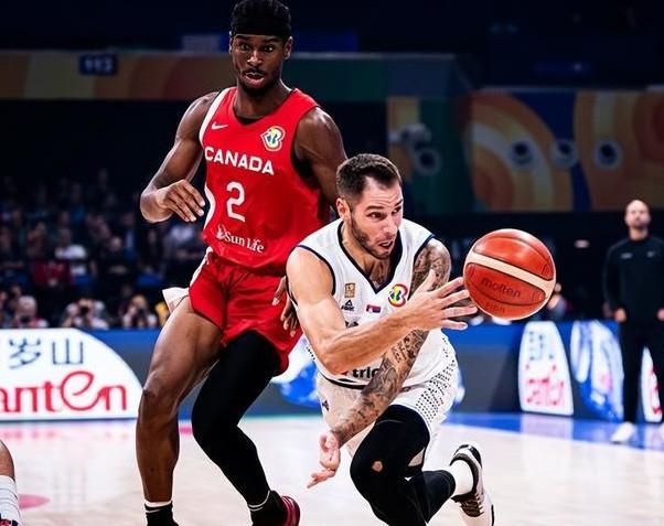 塞尔维亚队展现出强大的实力和团队合作,全场震撼 塞尔维亚队展现出强大的实力和团队合作,全场震撼