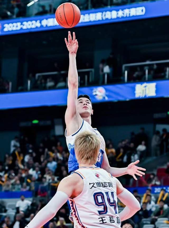 福建将决心大胜新疆，全力以赴争取胜利，掌声雷动