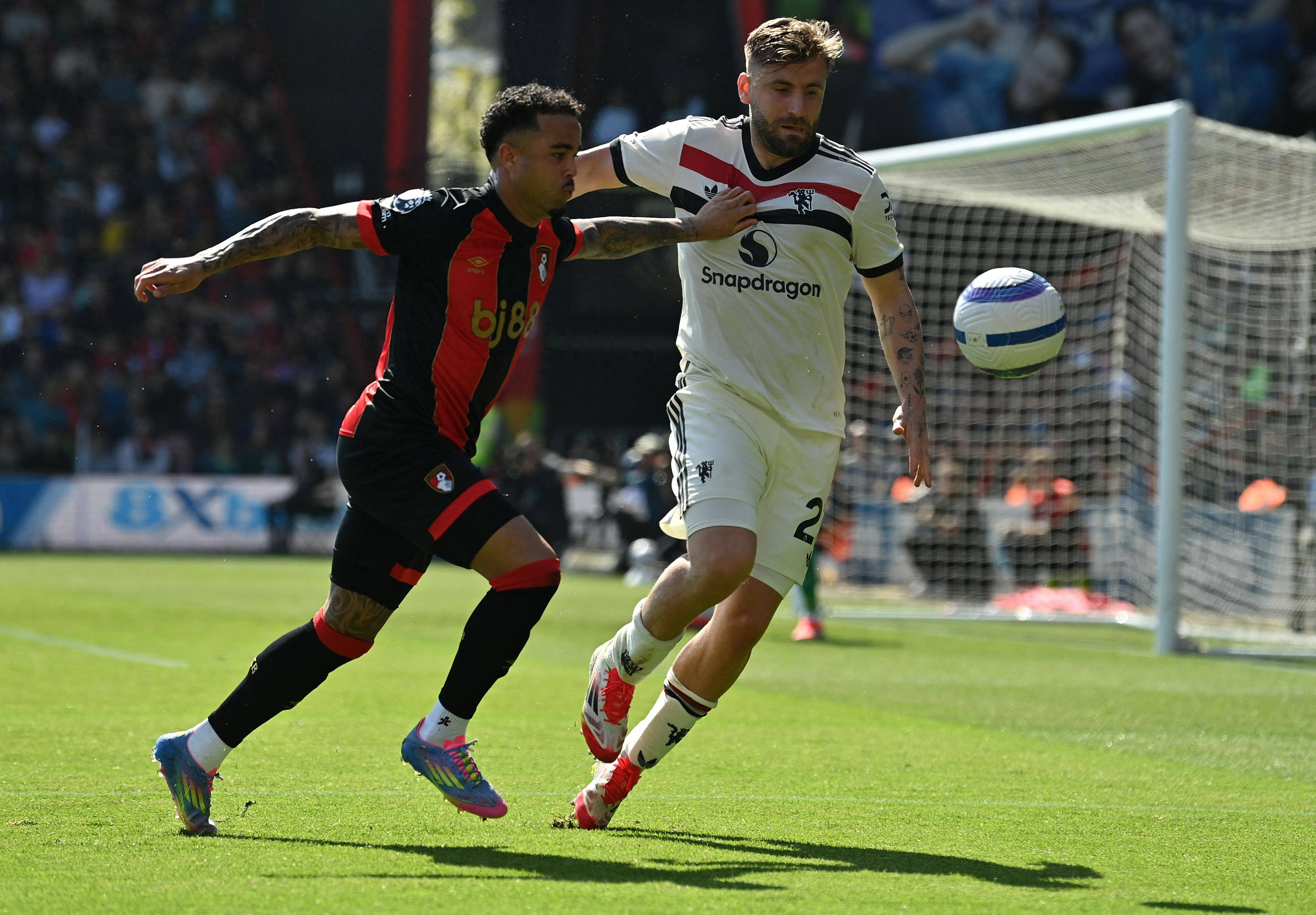 伯恩茅斯队平局苏黎世联,未来前景一堆光明!,士气大振 伯恩茅斯队平局苏黎世联,未来前景一堆光明!,士气大振