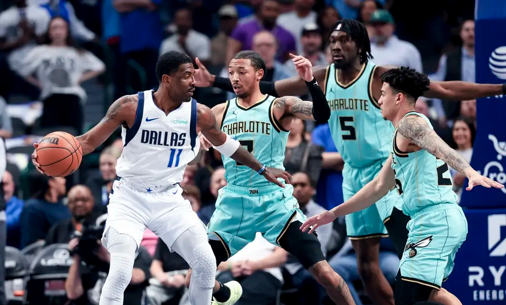 关于爵士迎战独行侠,精彩对决不容错过,全场震撼的信息 关于爵士迎战独行侠,精彩对决不容错过,全场震撼的信息