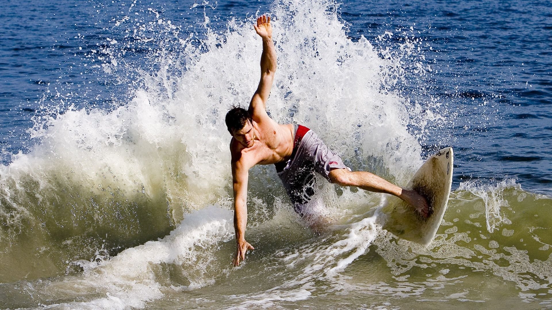 开云APP-杜兰特定律，舞台越大，光芒越盛！当压力成为他的兴奋剂